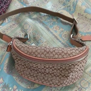 Coach brown signature logo funny pack/ belt bag